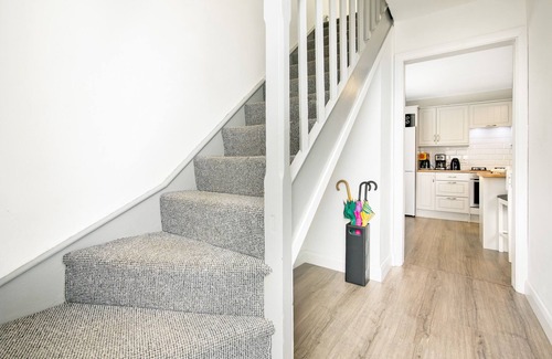 Sligo Ski Chalet | Modern St. Edwards Hill House: Family-Friendly Retreat