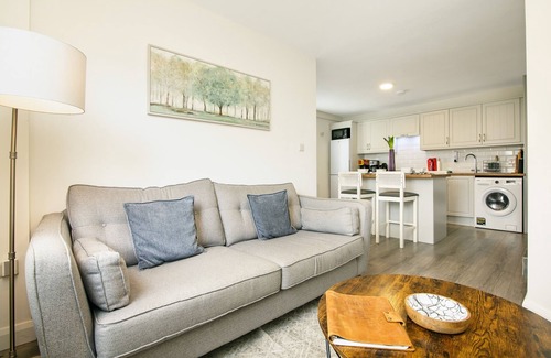 Sligo Ski Chalet | Modern St. Edwards Hill House: Family-Friendly Retreat