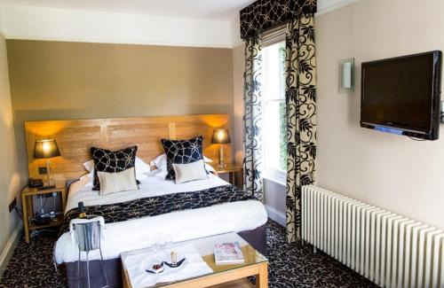 Plympton Hotel | Discover St Elizabeth's House: 4-Star Comfort & Family-Friendly