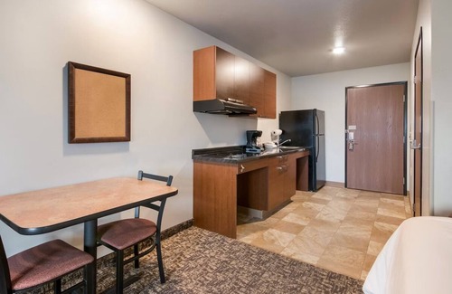 St. George House | St. George Adventure Base – 4 Units Near Top Attractions!