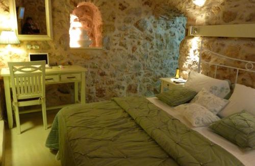Agios Georgios Sykousis House | Pet-Friendly St. George Sykoussis Traditional Residence