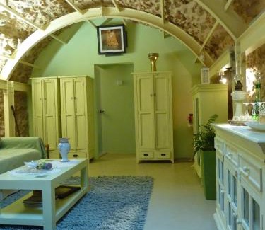 Agios Georgios Sykousis House | Pet-Friendly St. George Sykoussis Traditional Residence