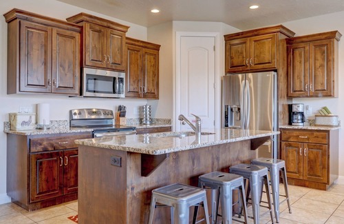 Washington House | Discover a Dream Escape: 4-Bed Condo Near Zion