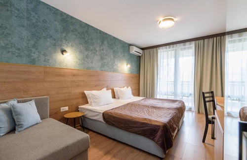 Shiligarnika Hotel | Experience St. George Ski & Holiday with Pool and Spa