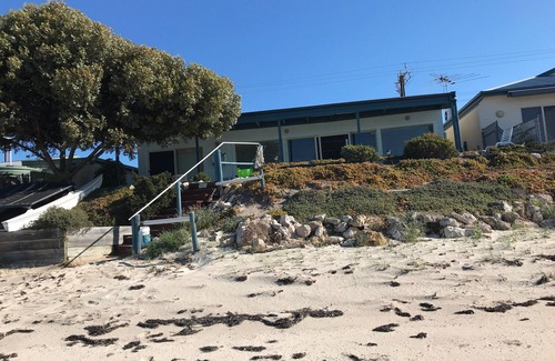 Melville House | St Helens Beachfront, Sultana Point