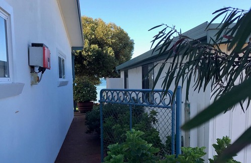 Melville House | St Helens Beachfront, Sultana Point
