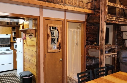 Cougar House | Discover St. Helens House: A Family Retreat by Yale Lake