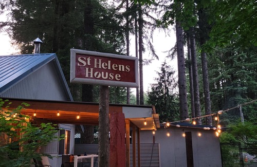 Cougar House | Discover St. Helens House: A Family Retreat by Yale Lake