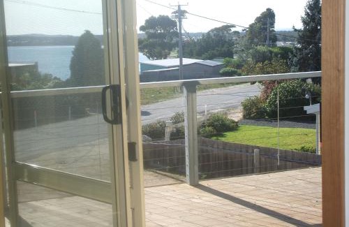 Stieglitz Apartment | Family-Friendly St Helens On The Bay - 4 Star Guest Rated