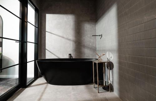 Wagga Wagga Hotel | Experience St Hugh Hotel Wagga Wagga - 5 Star Excellence