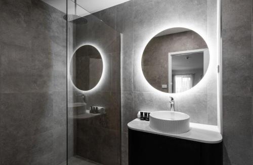 Wagga Wagga Hotel | Experience St Hugh Hotel Wagga Wagga - 5 Star Excellence