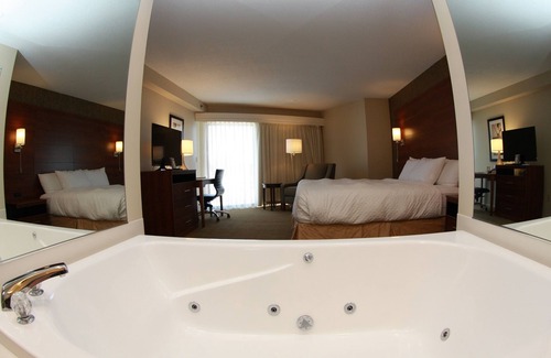 St Ignace Hotel | Budget-Friendly St. Ignace Inn with Pool & Spa Amenities