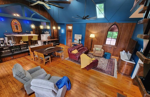 Harpers Ferry House | St. John's - Simply Divine, 2-8 guests, Harpers Ferry