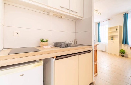 Le Busca Apartment | Guest Rated 10/10: St Joseph 18 - Le Busca Near Transport