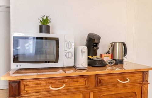 Le Busca Apartment | Guest Rated 10/10: St Joseph 18 - Le Busca Near Transport