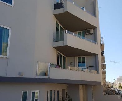 Ta' Giorni Apartment | Bright Seaview Apartment in St. Julian's - Family Friendly