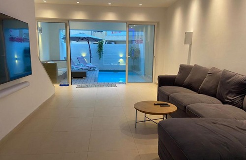 Ta' Giorni Apartment | Discover St Julians Apt with Pool - 4-Star Getaway