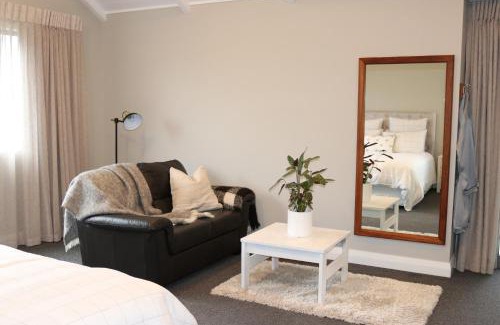 Cambridge Apartment | Inviting St Kilda Studio - 4-Star Stay with High Ratings