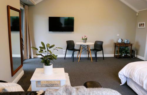 Cambridge Apartment | Inviting St Kilda Studio - 4-Star Stay with High Ratings