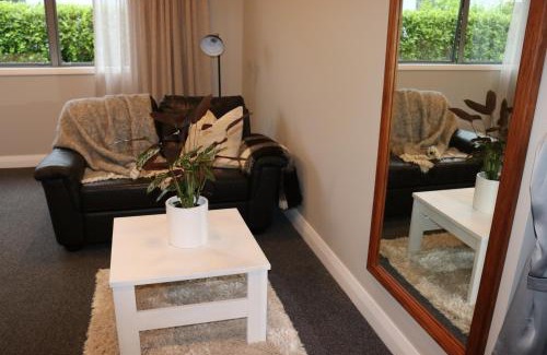 Cambridge Apartment | Inviting St Kilda Studio - 4-Star Stay with High Ratings