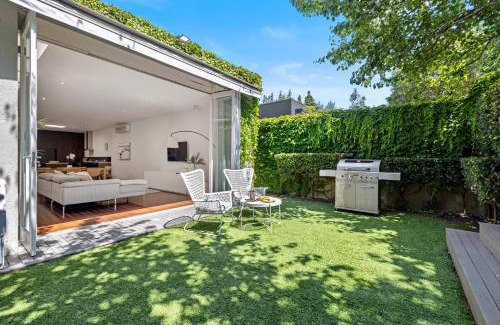 St Kilda House | St Kilda Style: 4-Star Oceanfront Family Retreat