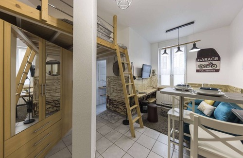 Neudorf Ouest Apartment | Guest Rated Studio at St Léon Strasbourg with Kitchen & Breakfast