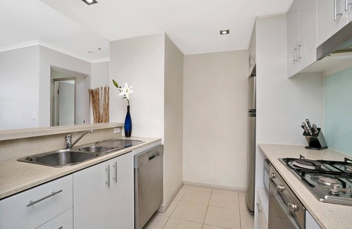 St. Leonards Apartment | Modern 2 Bedroom Apartment in St Leonards with Breakfast
