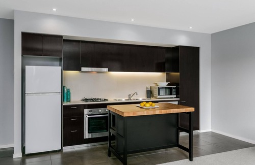 St. Leonards Apartment | Family-Friendly Retreat at Albany Street - St Leonards
