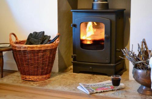 Alyth House | Discover St Louan's: Guest Rated 9/10 with Family Amenities