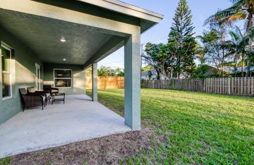 Port Saint Lucie House | St Lucie Sanctuary: Family and Pet Friendly Retreat
