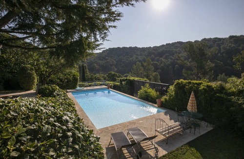 Aix-en-Provence House | St Marc Jaumegarde: Nature Retreat Near Aix en Provence