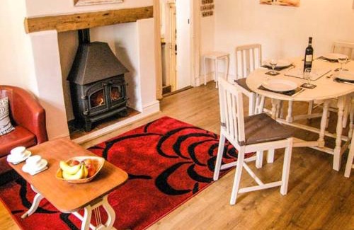 Tatworth House | Family-Friendly Retreat at St Margaret's Cottage - 4 Stars