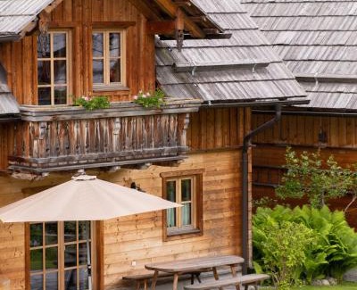 Sankt Martin Ski Chalet | Experience St Martin Chalets: 4-Star Retreat with Hot Tub