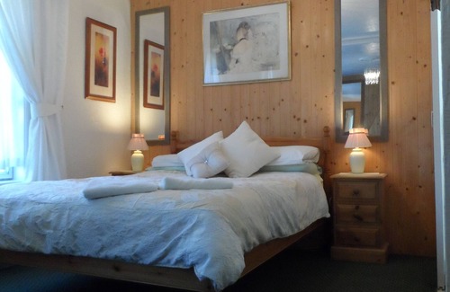 Dover House | Top-Rated St Martin's Guest House with Breakfast & Kitchen