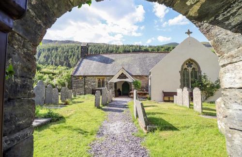 Tywyn House | St Mary's Hotel: 4-Star Stay with Family & Pet-Friendly Options