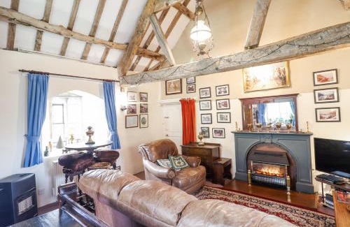 Tywyn House | St Mary's Hotel: 4-Star Stay with Family & Pet-Friendly Options