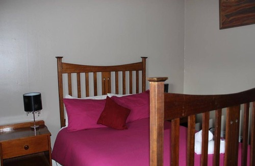 St Marys Hotel | St Marys Hotel and Bistro: Poolside Relaxation Awaits