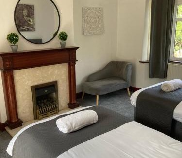 Norwich House | St Marys House: Family-Friendly Retreat with Top Reviews