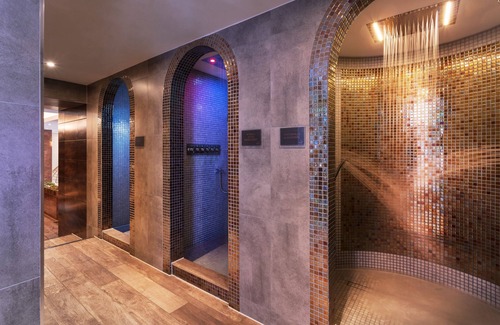 Maenporth Hotel | Enjoy Relaxation at St Michael's Resort with Pool & Spa