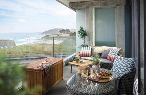 Maenporth Apartment | Discover St Michaels The Liner: Oceanfront Escape Awaits