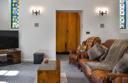 Minster House | Family and Pet Friendly Stay at St Mildreds Church