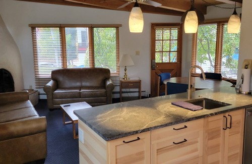 West End Hotel | Premier St. Moritz Lodge & Condominiums with Spa Amenities