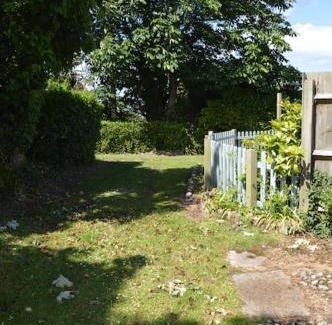 Salthouse House | St Nicholas Cottage - Scenic Views & Family-Friendly Stay