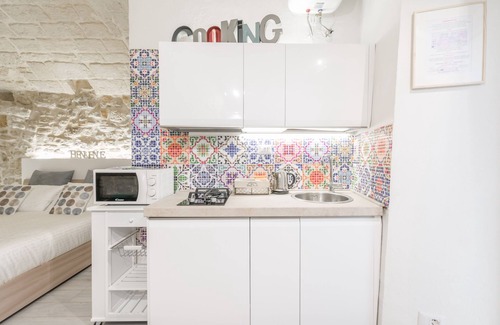 Old Town Apartment | Top-Rated San Nicola Old Town Apartment with Ocean View