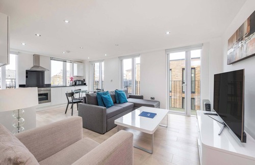 Euston Apartment | Guest Rated: The Kings Residence - St. Pancras by Frankie Says
