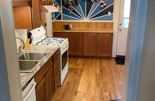 West Side House | Prime St. Paul Cabana: Pet-Friendly & Steps to Attractions