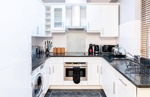 The City of London Apartment | Stylish London Studio Apartment Near St Paul's Cathedral