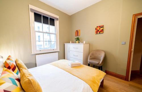 Cheap Apartment | Modern Apartment Near St. Paul's Cathedral, Family-Friendly Stay
