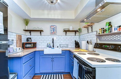 Pinellas Park Apartment | Pet-Friendly St. Pete Apartment Near Downtown & Pool Access