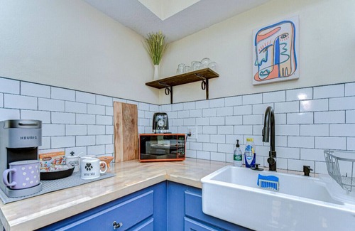 Pinellas Park Apartment | Pet-Friendly St. Pete Apartment Near Downtown & Pool Access